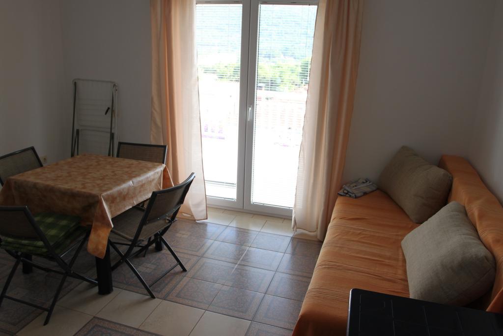 Apartments Marinko Stari Grad  Oda fotoğraf