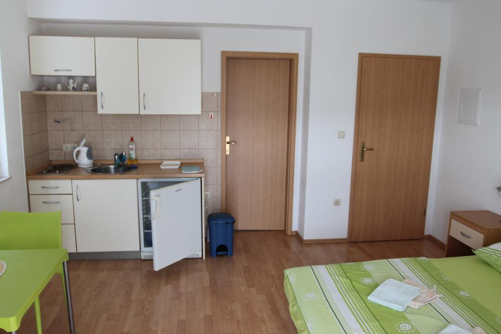 Apartments Marinko Stari Grad  Oda fotoğraf